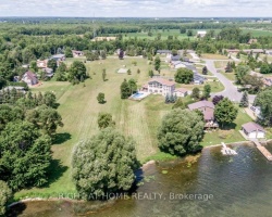 Cottage for Sale on Simcoe Lake