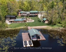 Cottage for Sale on Gloucester Pool