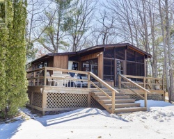 Cottage for Sale on Six Mile Lake