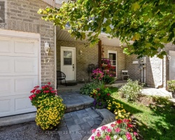 Property for Sale on 17 VIVIAN LANE, 